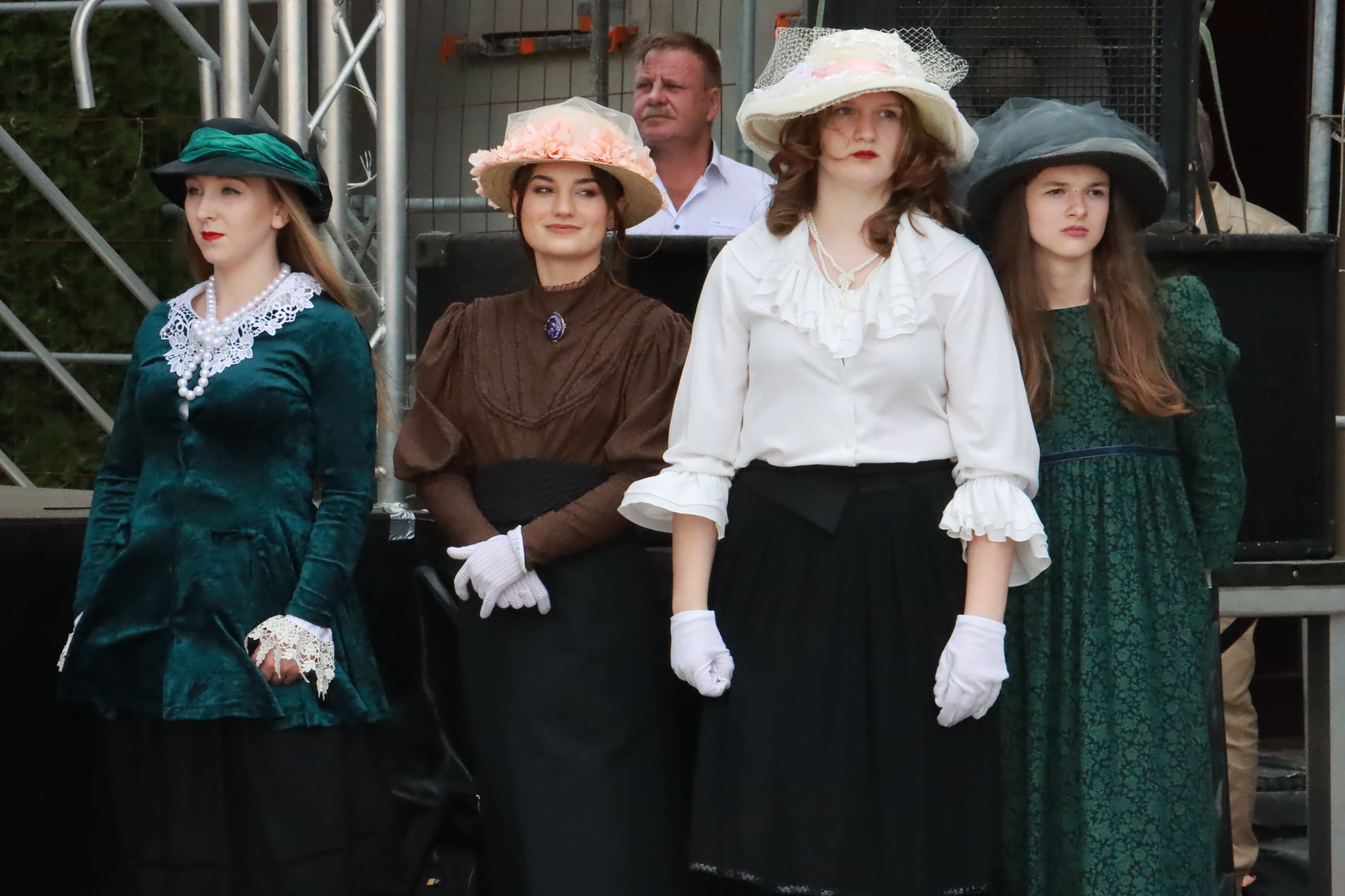 Fotorelacja: Pokaz Mody Historycznej we Włodowicach.