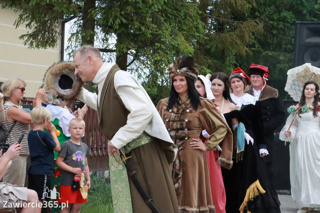 Fotorelacja: Pokaz Mody Historycznej we Włodowicach.