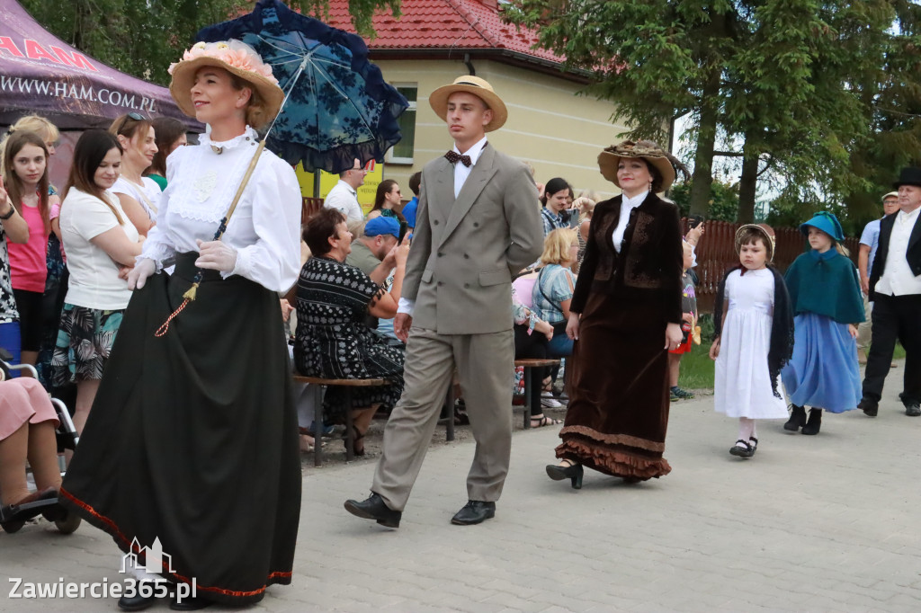 Fotorelacja: Pokaz Mody Historycznej we Włodowicach.