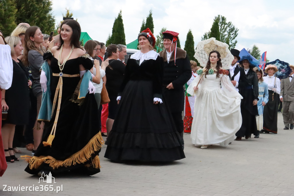 Fotorelacja: Pokaz Mody Historycznej we Włodowicach.