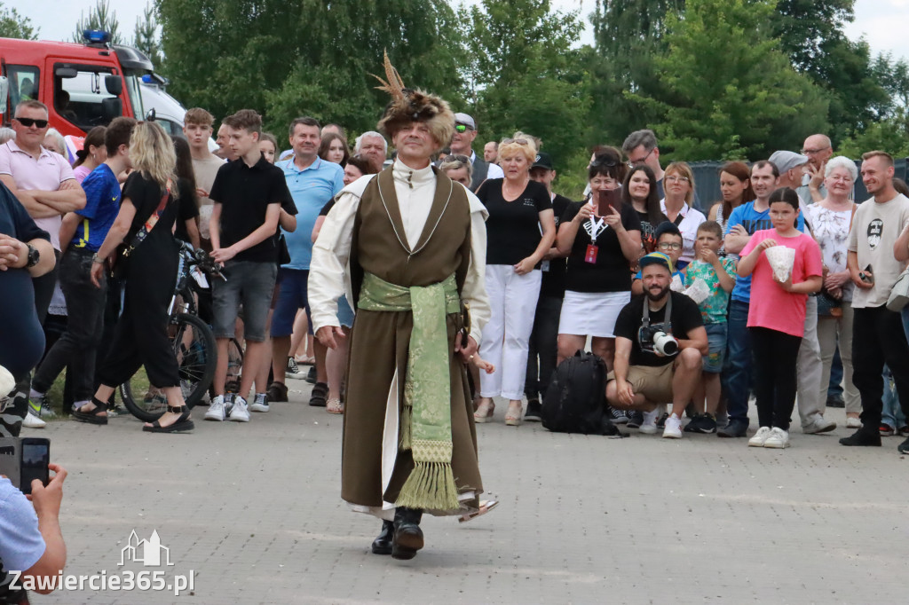 Fotorelacja: Pokaz Mody Historycznej we Włodowicach.