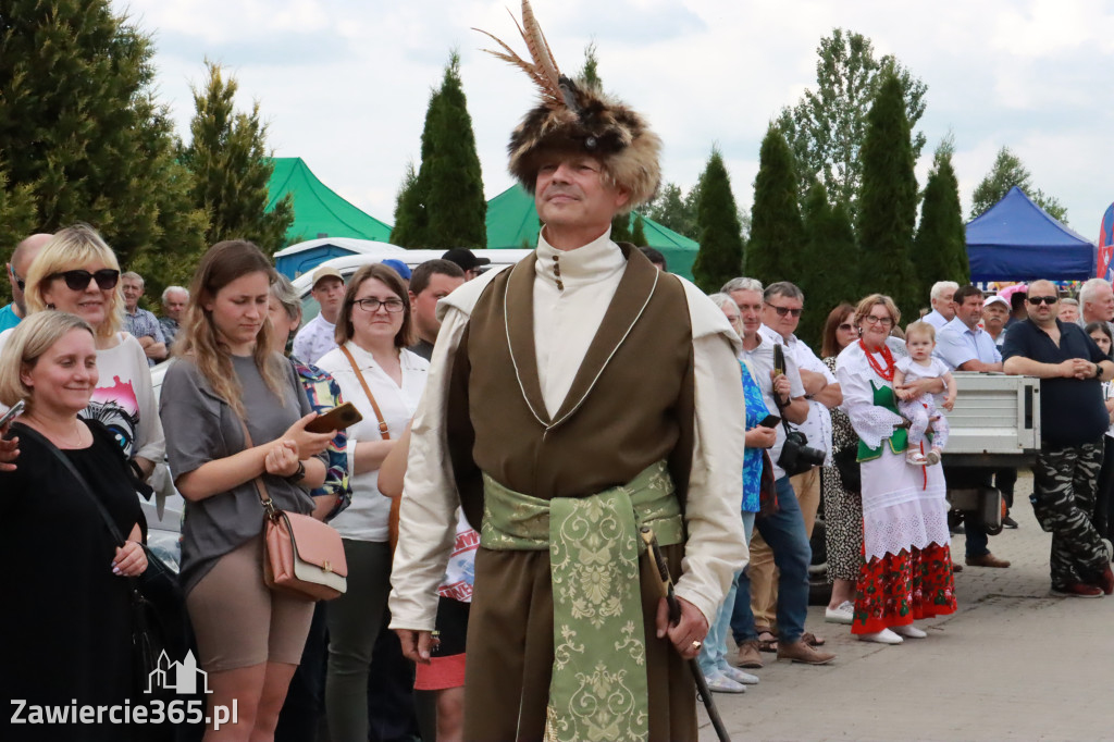 Fotorelacja: Pokaz Mody Historycznej we Włodowicach.