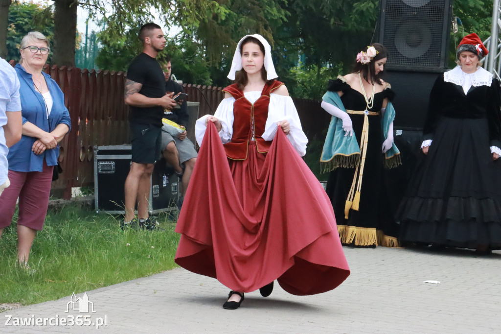 Fotorelacja: Pokaz Mody Historycznej we Włodowicach.