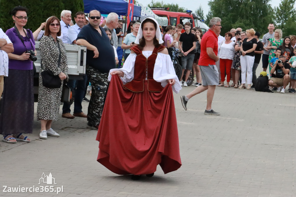 Fotorelacja: Pokaz Mody Historycznej we Włodowicach.