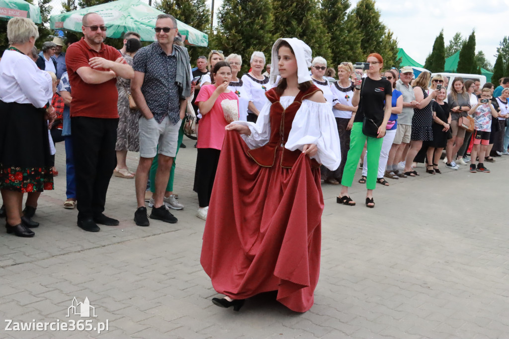 Fotorelacja: Pokaz Mody Historycznej we Włodowicach.