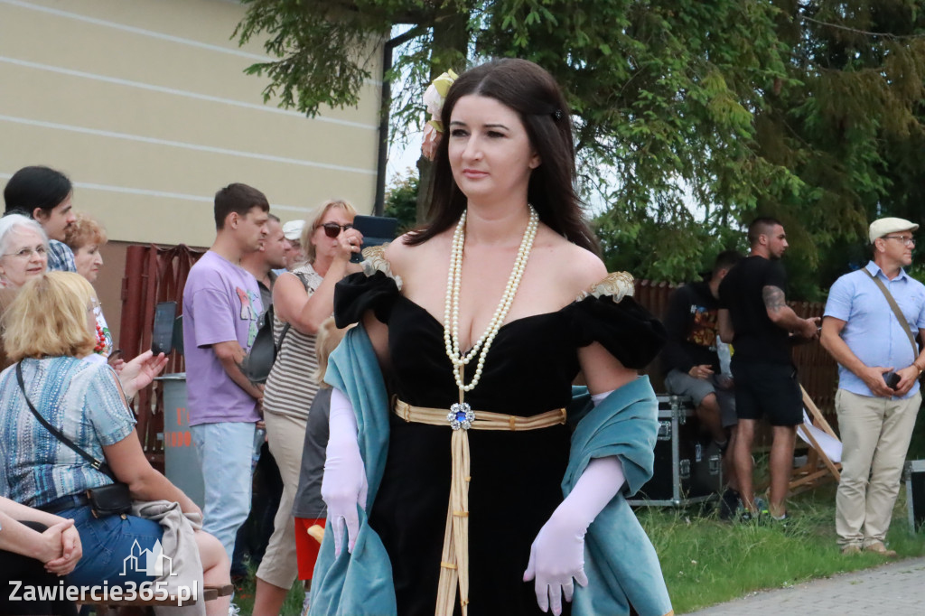 Fotorelacja: Pokaz Mody Historycznej we Włodowicach.