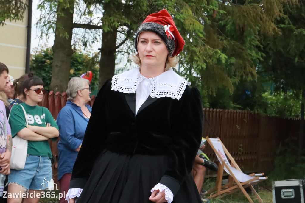 Fotorelacja: Pokaz Mody Historycznej we Włodowicach.