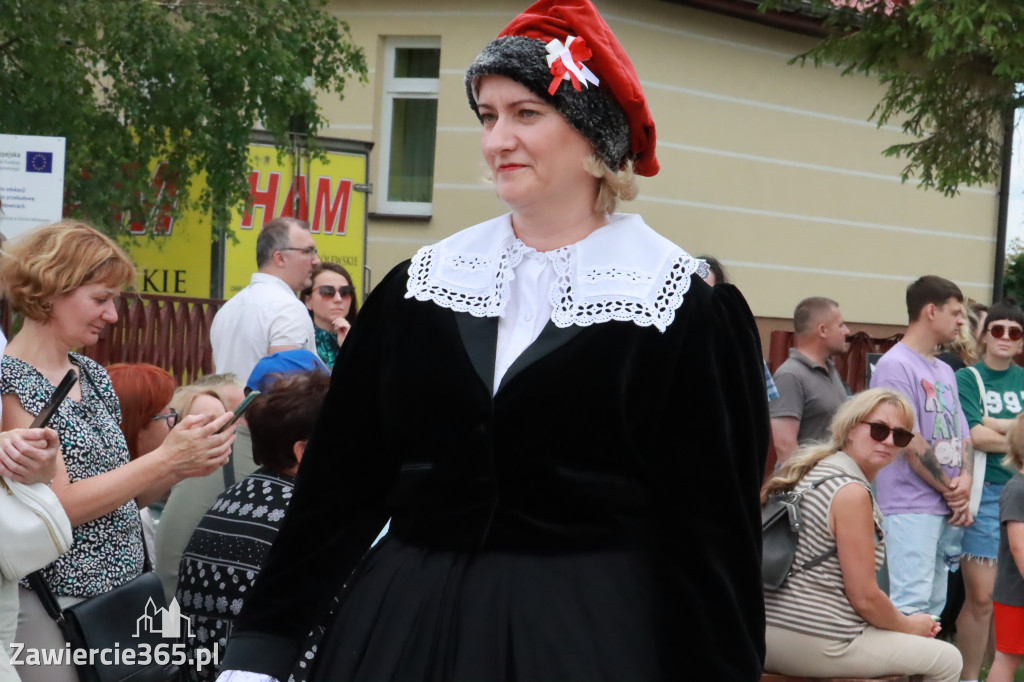 Fotorelacja: Pokaz Mody Historycznej we Włodowicach.