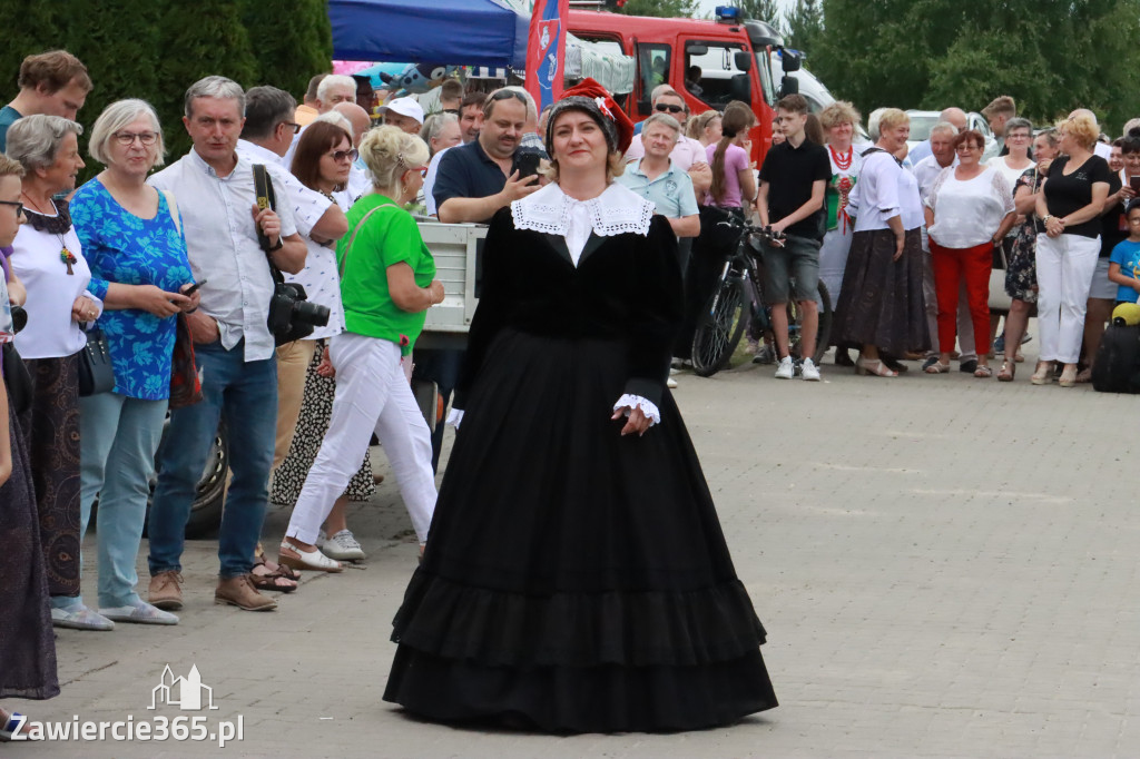 Fotorelacja: Pokaz Mody Historycznej we Włodowicach.