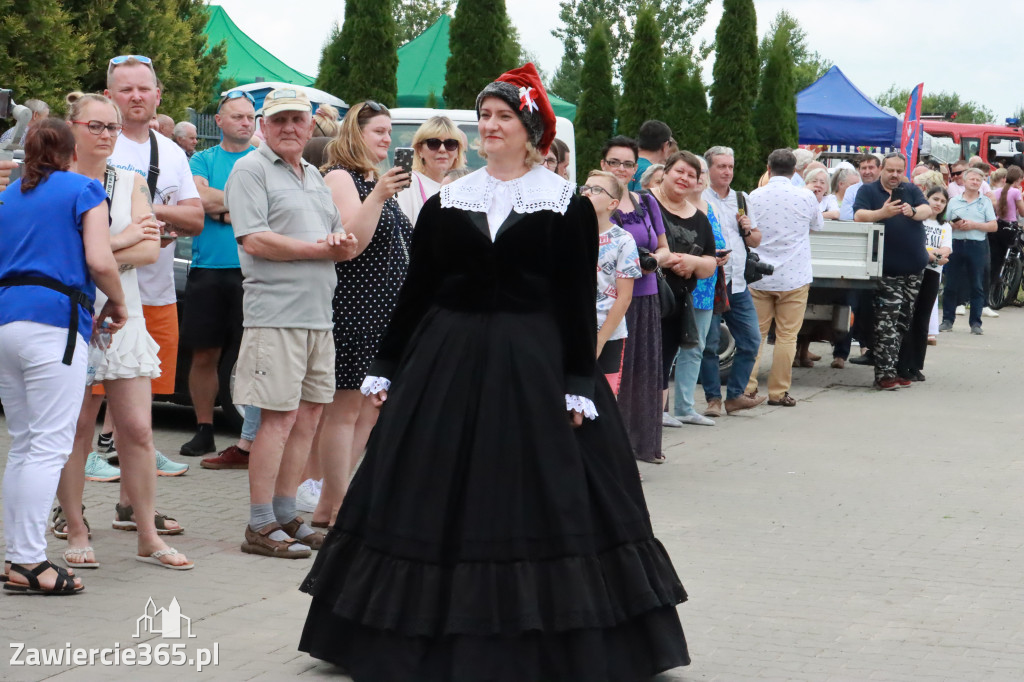 Fotorelacja: Pokaz Mody Historycznej we Włodowicach.