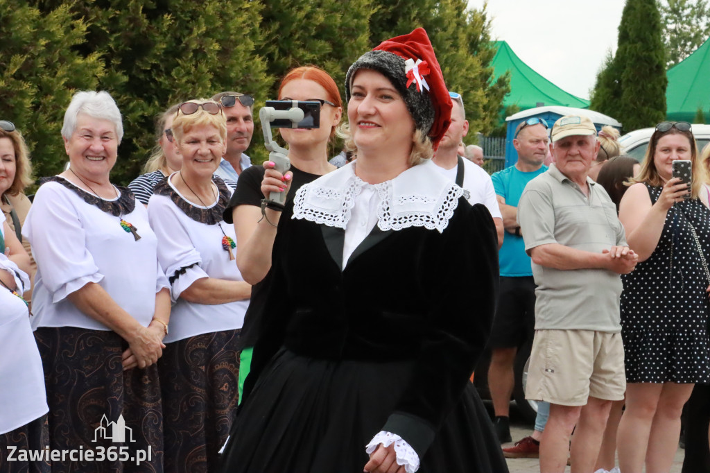 Fotorelacja: Pokaz Mody Historycznej we Włodowicach.