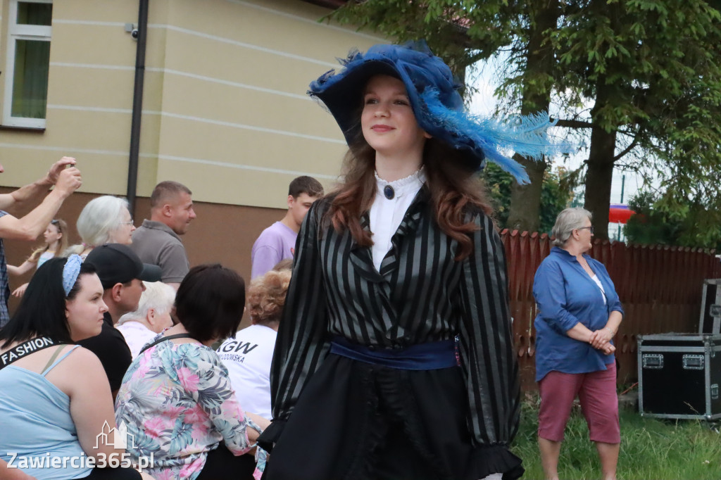 Fotorelacja: Pokaz Mody Historycznej we Włodowicach.