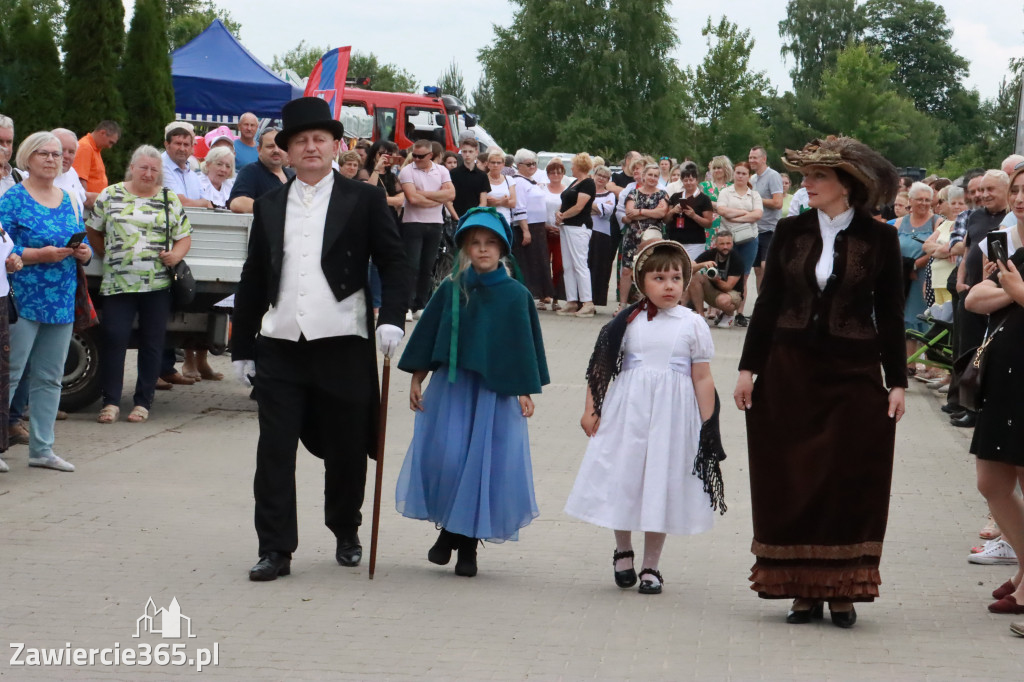 Fotorelacja: Pokaz Mody Historycznej we Włodowicach.