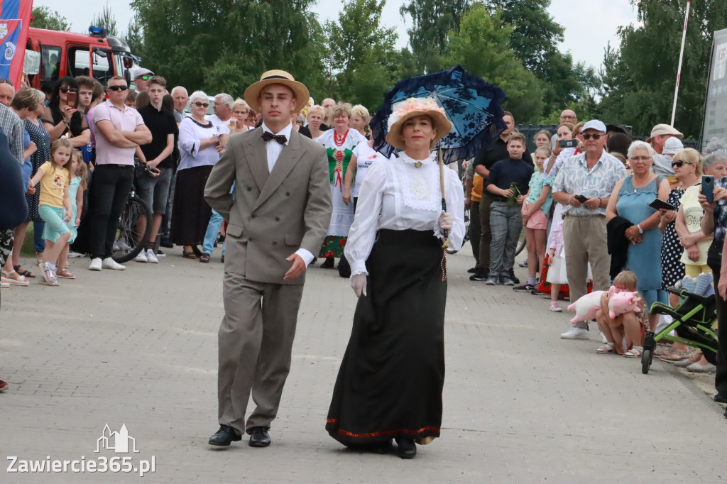 Fotorelacja: Pokaz Mody Historycznej we Włodowicach.