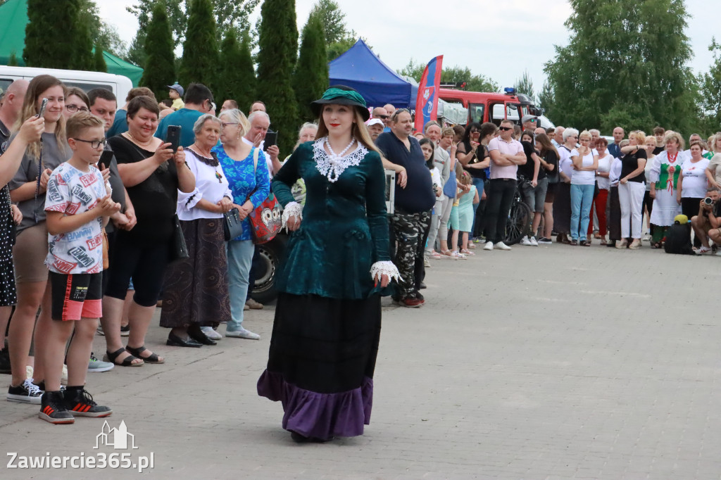 Fotorelacja: Pokaz Mody Historycznej we Włodowicach.
