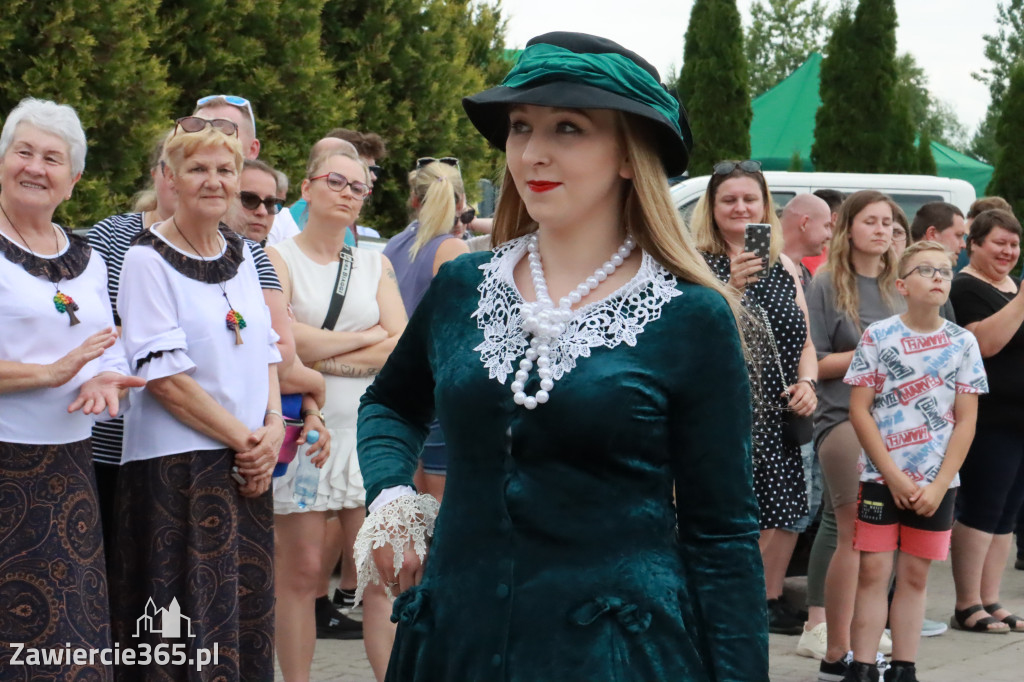 Fotorelacja: Pokaz Mody Historycznej we Włodowicach.