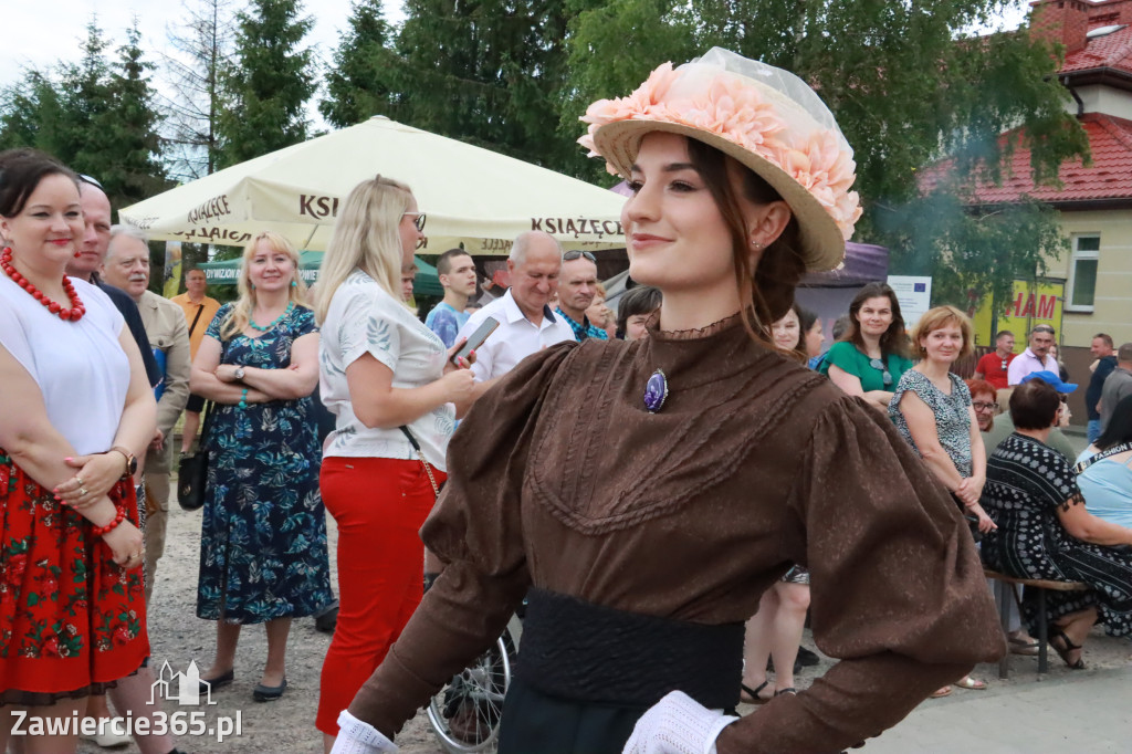 Fotorelacja: Pokaz Mody Historycznej we Włodowicach.