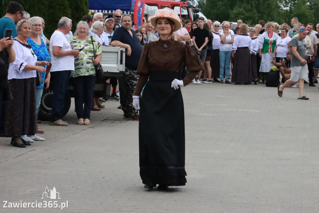 Fotorelacja: Pokaz Mody Historycznej we Włodowicach.