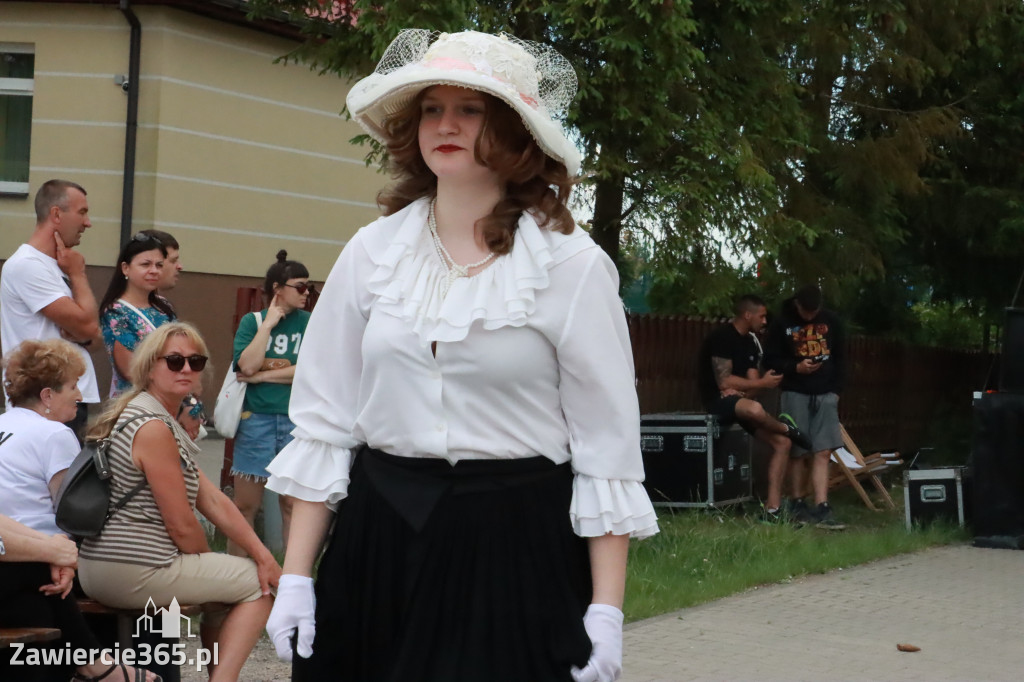 Fotorelacja: Pokaz Mody Historycznej we Włodowicach.