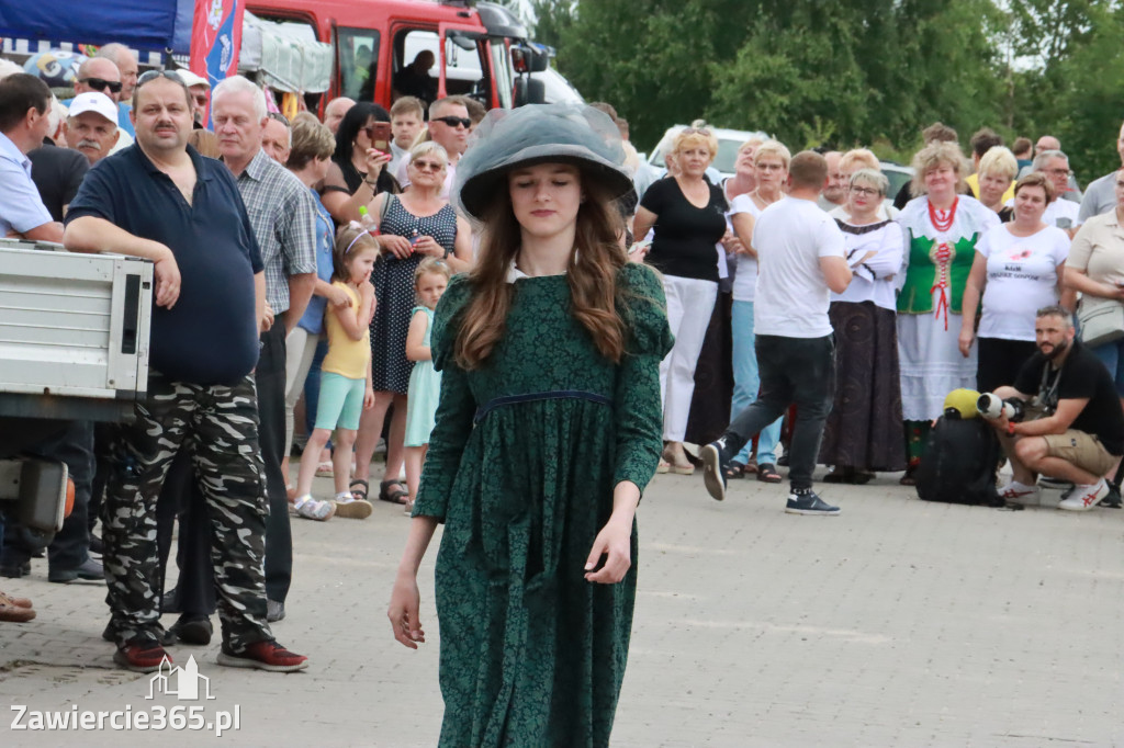 Fotorelacja: Pokaz Mody Historycznej we Włodowicach.