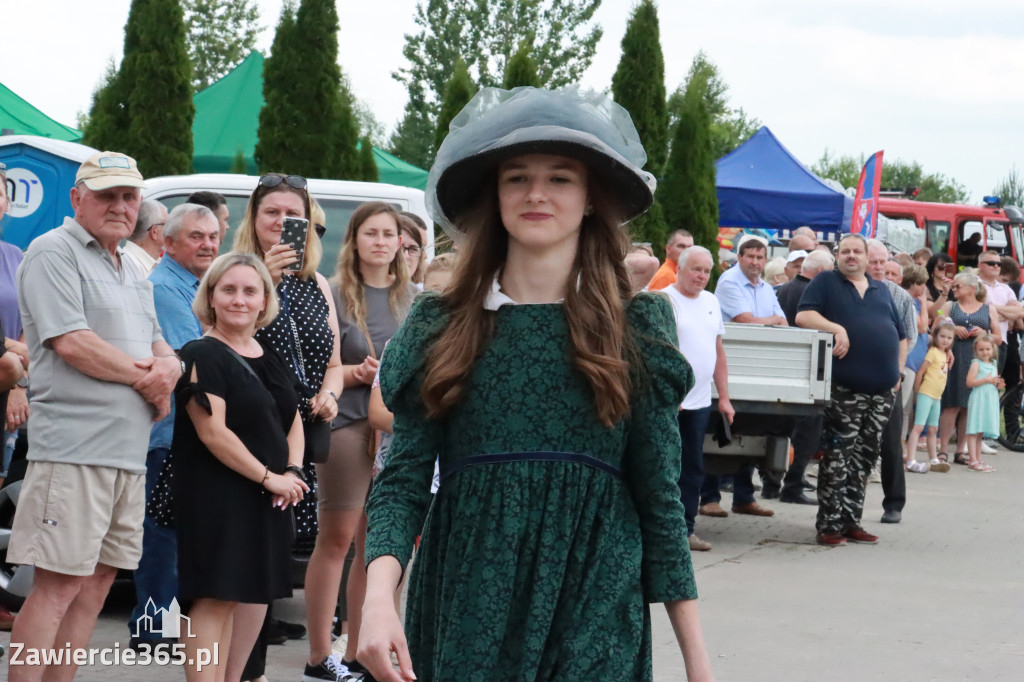 Fotorelacja: Pokaz Mody Historycznej we Włodowicach.