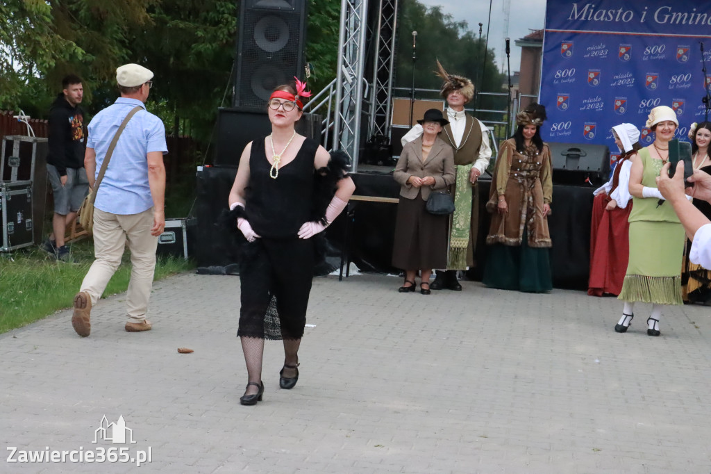 Fotorelacja: Pokaz Mody Historycznej we Włodowicach.