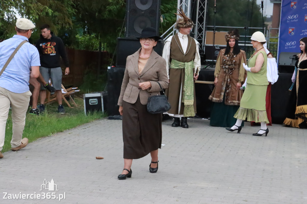 Fotorelacja: Pokaz Mody Historycznej we Włodowicach.