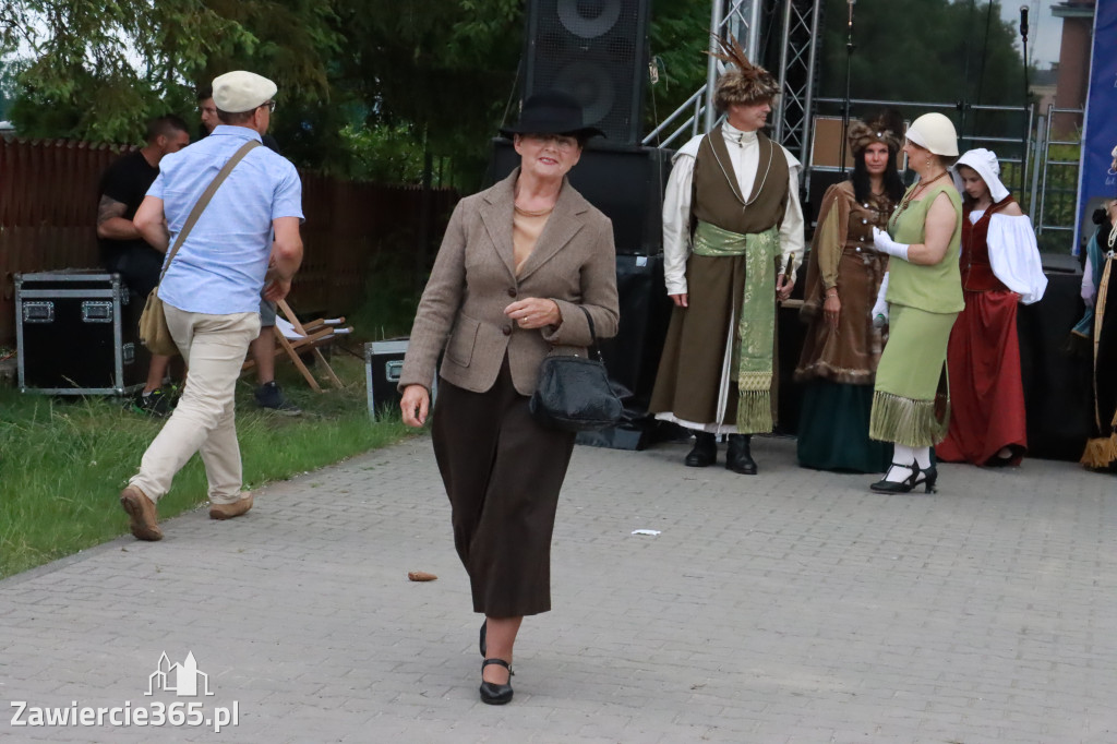 Fotorelacja: Pokaz Mody Historycznej we Włodowicach.
