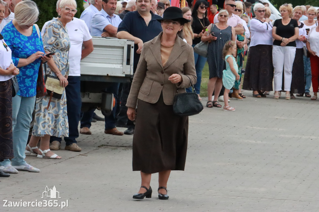Fotorelacja: Pokaz Mody Historycznej we Włodowicach.