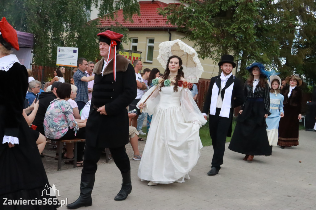 Fotorelacja: Pokaz Mody Historycznej we Włodowicach.