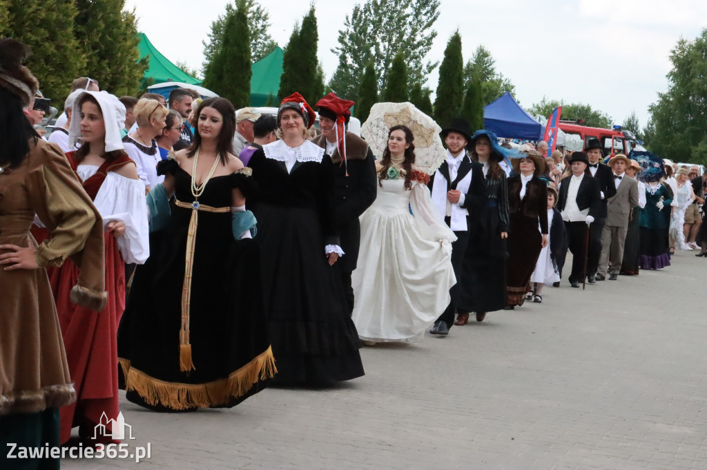 Fotorelacja: Pokaz Mody Historycznej we Włodowicach.
