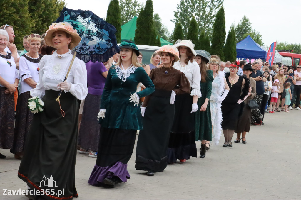 Fotorelacja: Pokaz Mody Historycznej we Włodowicach.