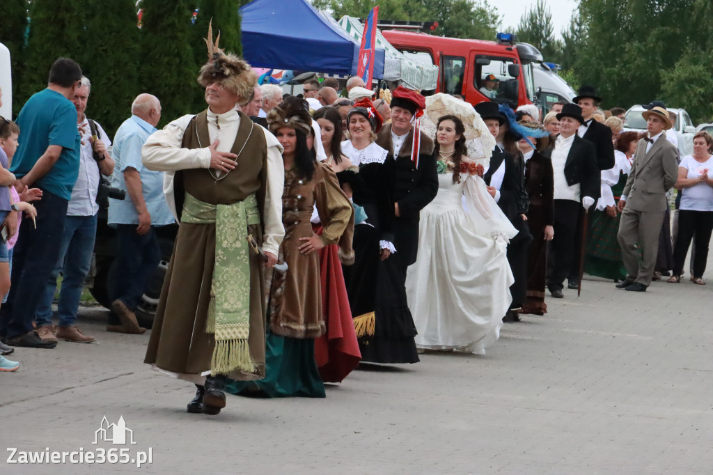 Fotorelacja: Pokaz Mody Historycznej we Włodowicach.