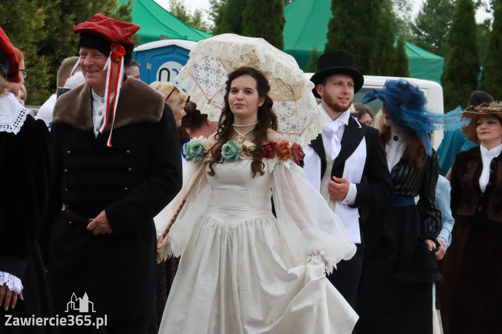 Fotorelacja: Pokaz Mody Historycznej we Włodowicach.