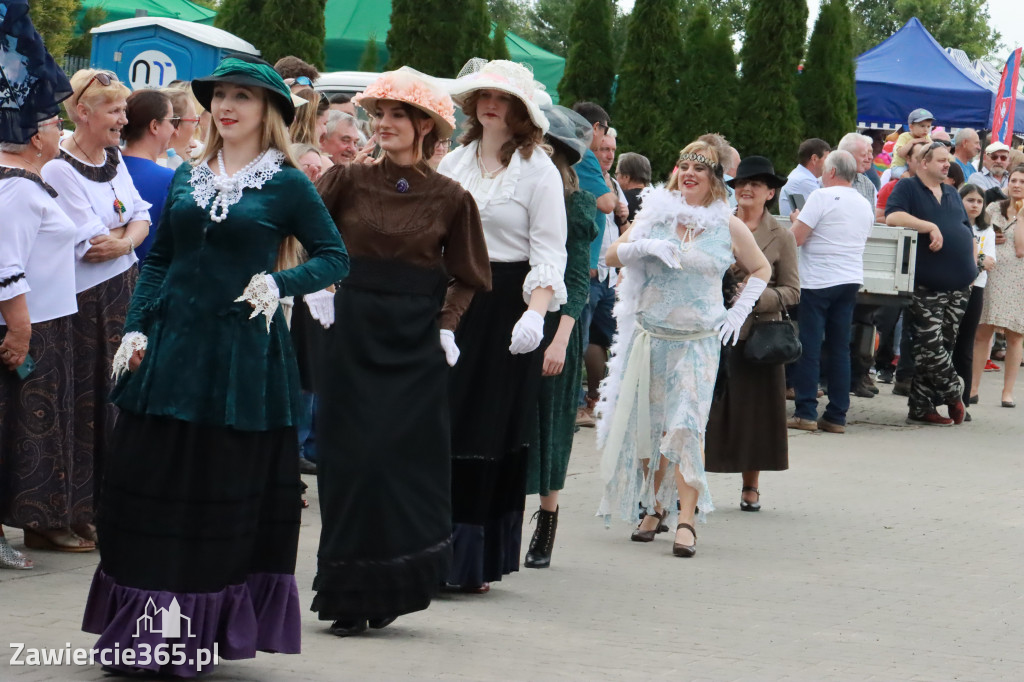 Fotorelacja: Pokaz Mody Historycznej we Włodowicach.