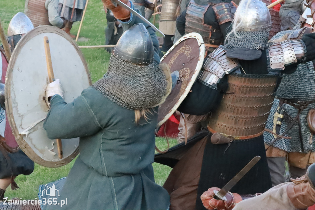 XIX Najazd Barbarzyńców na Zamku Ogrodzieniec.