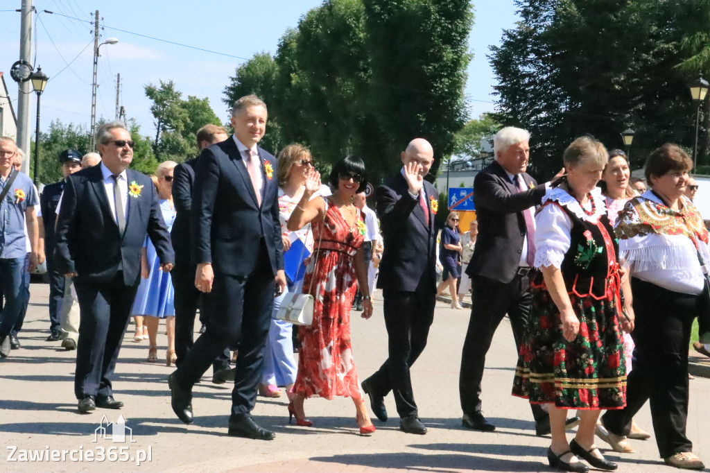 Irządze: Dożynki - Korowód - część oficjalna (1)