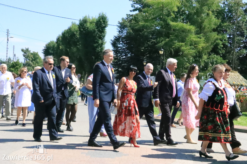 Irządze: Dożynki - Korowód - część oficjalna (1)