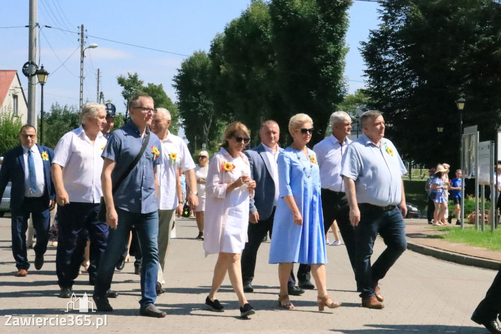 Irządze: Dożynki - Korowód - część oficjalna (1)