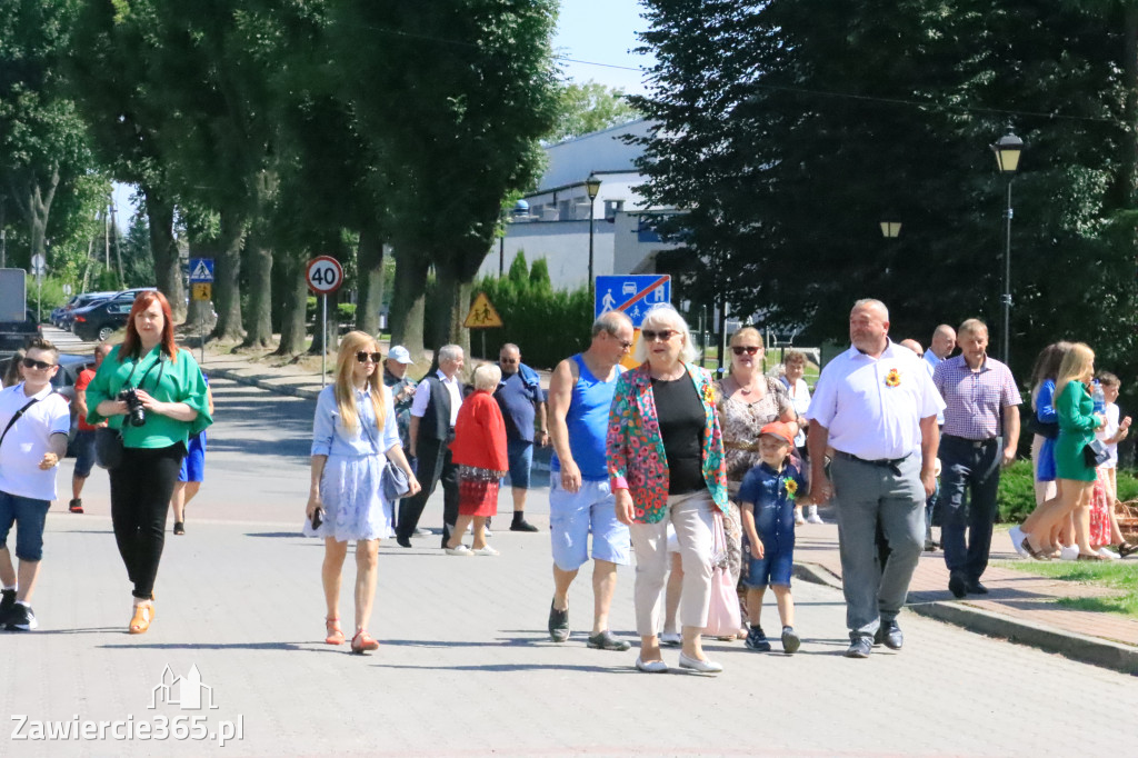 Irządze: Dożynki - Korowód - część oficjalna (1)