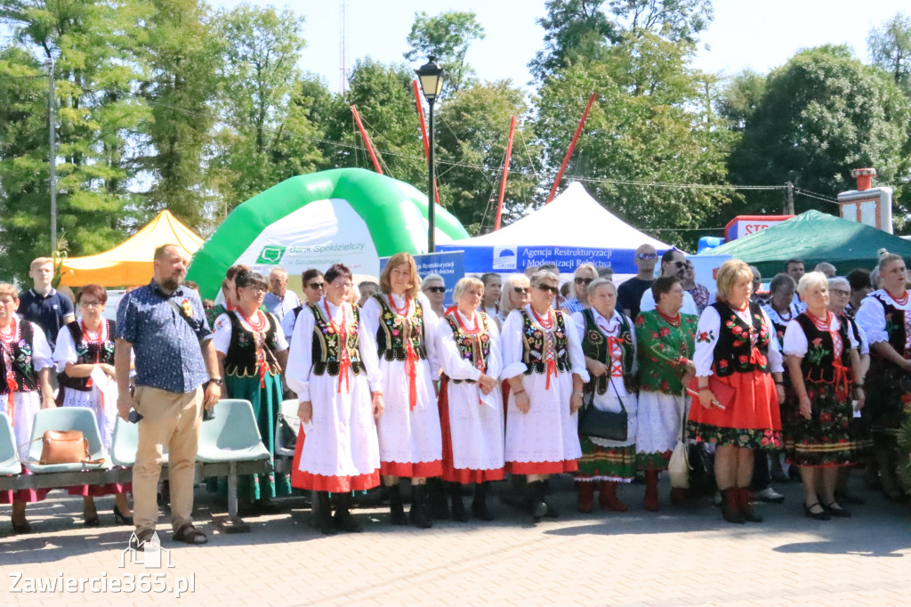 Irządze: Dożynki - Korowód - część oficjalna (1)