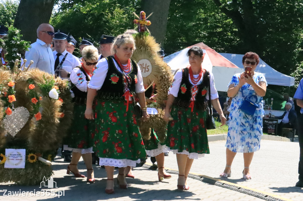 Irządze: Dożynki - Korowód - część oficjalna (1)