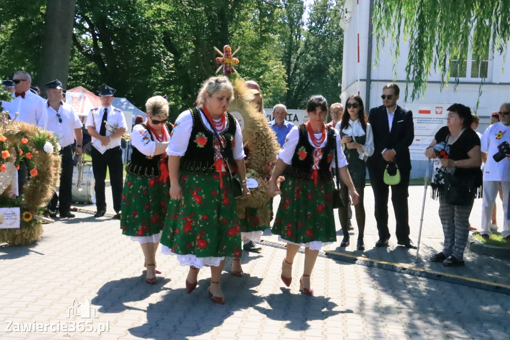 Irządze: Dożynki - Korowód - część oficjalna (1)