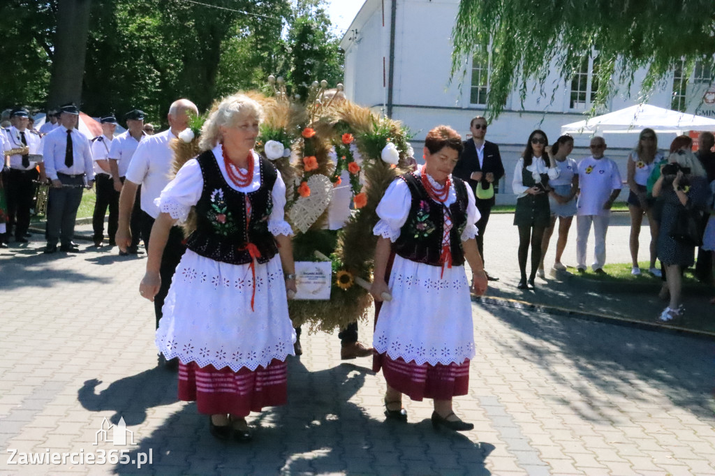 Irządze: Dożynki - Korowód - część oficjalna (1)