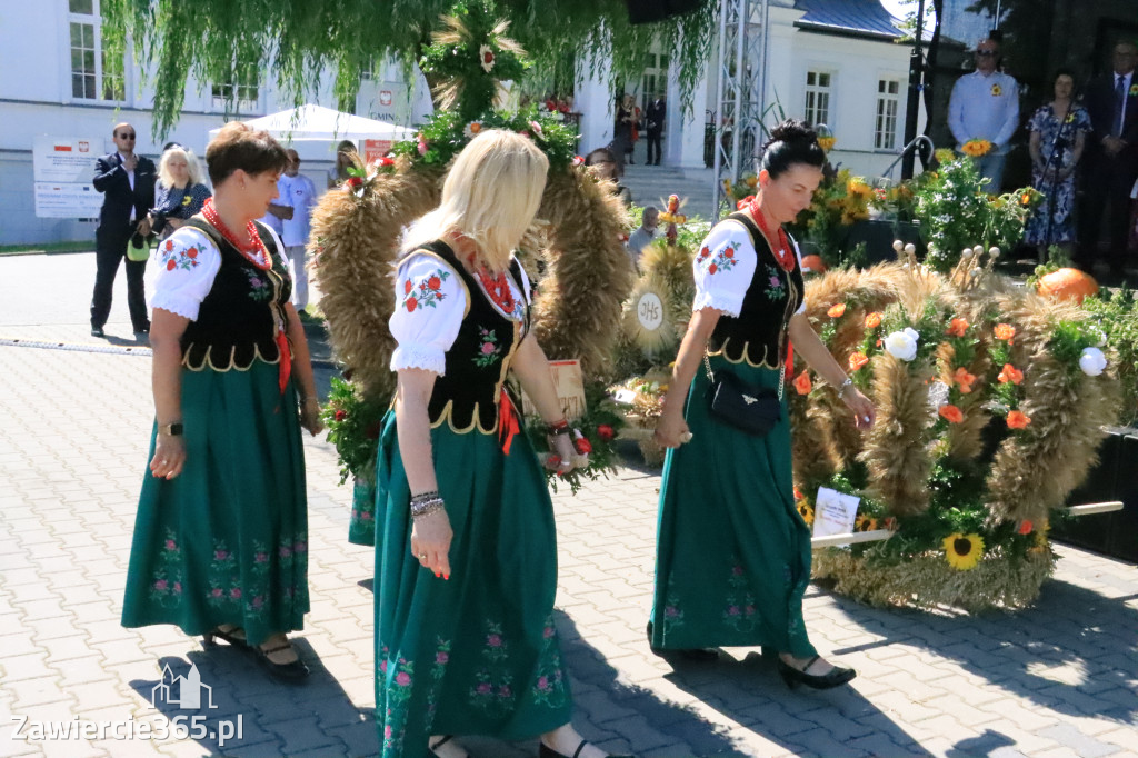 Irządze: Dożynki - Korowód - część oficjalna (1)