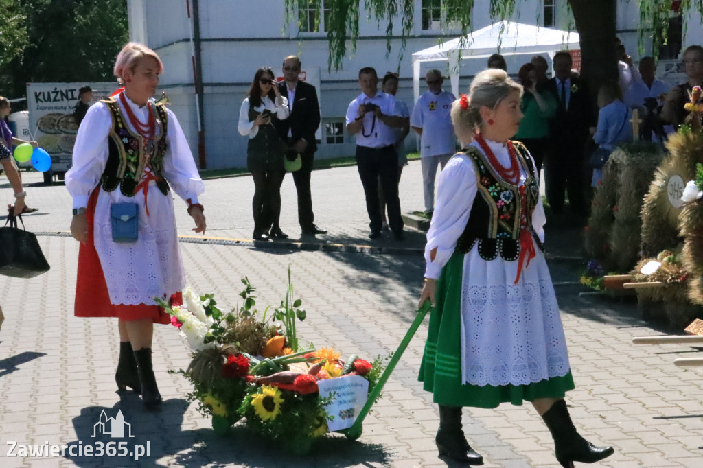 Irządze: Dożynki - Korowód - część oficjalna (1)