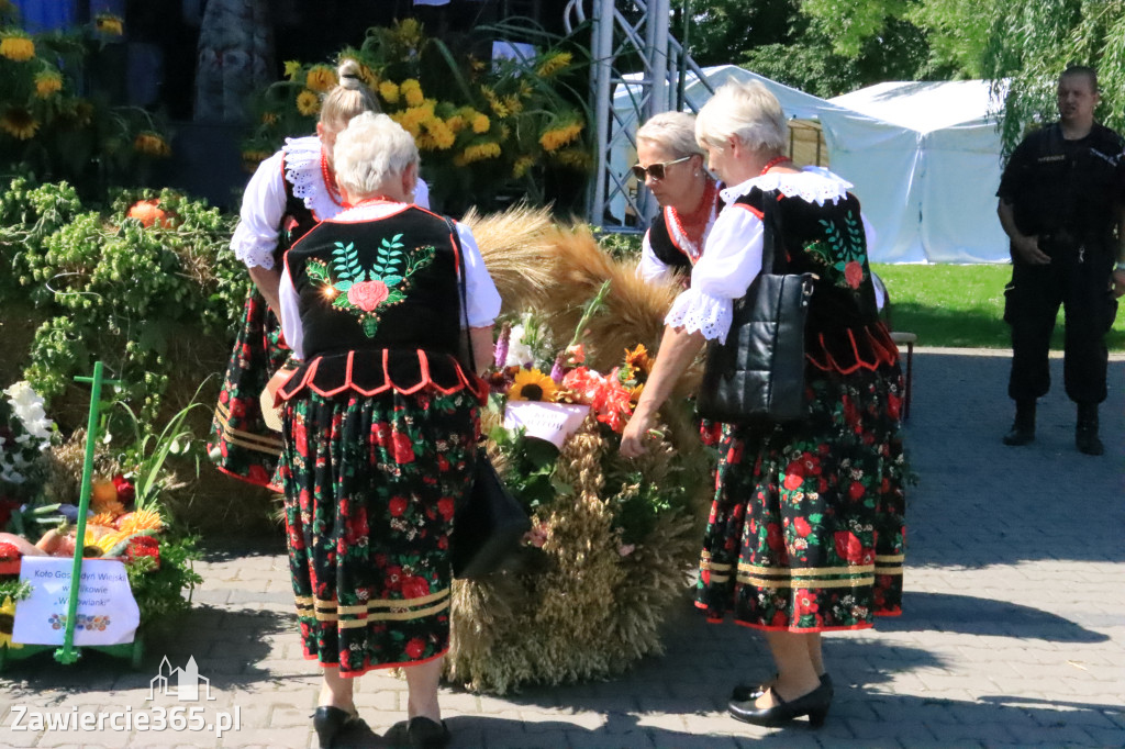 Irządze: Dożynki - Korowód - część oficjalna (1)