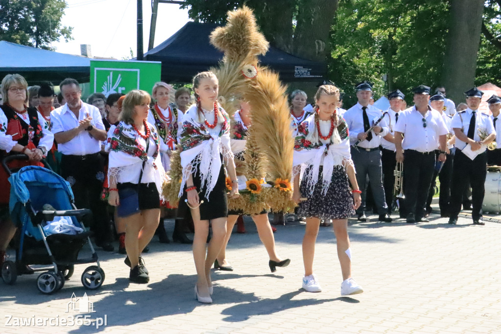 Irządze: Dożynki - Korowód - część oficjalna (1)