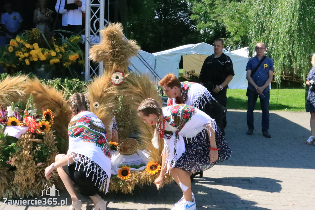 Irządze: Dożynki - Korowód - część oficjalna (1)