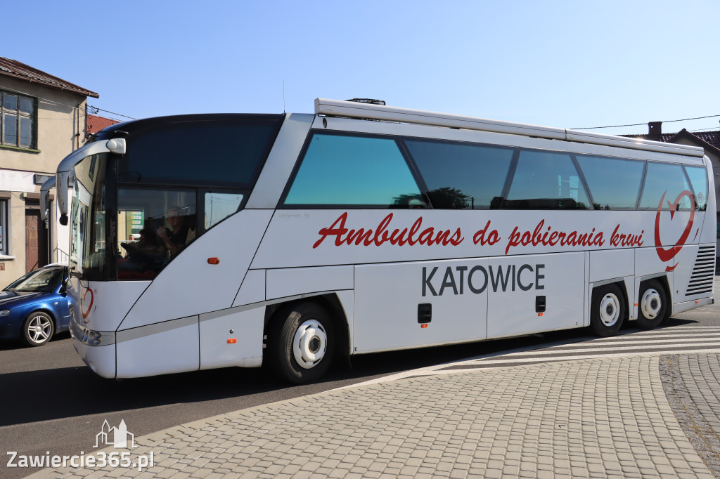 Krwiobus na Rynku we Włodowicach